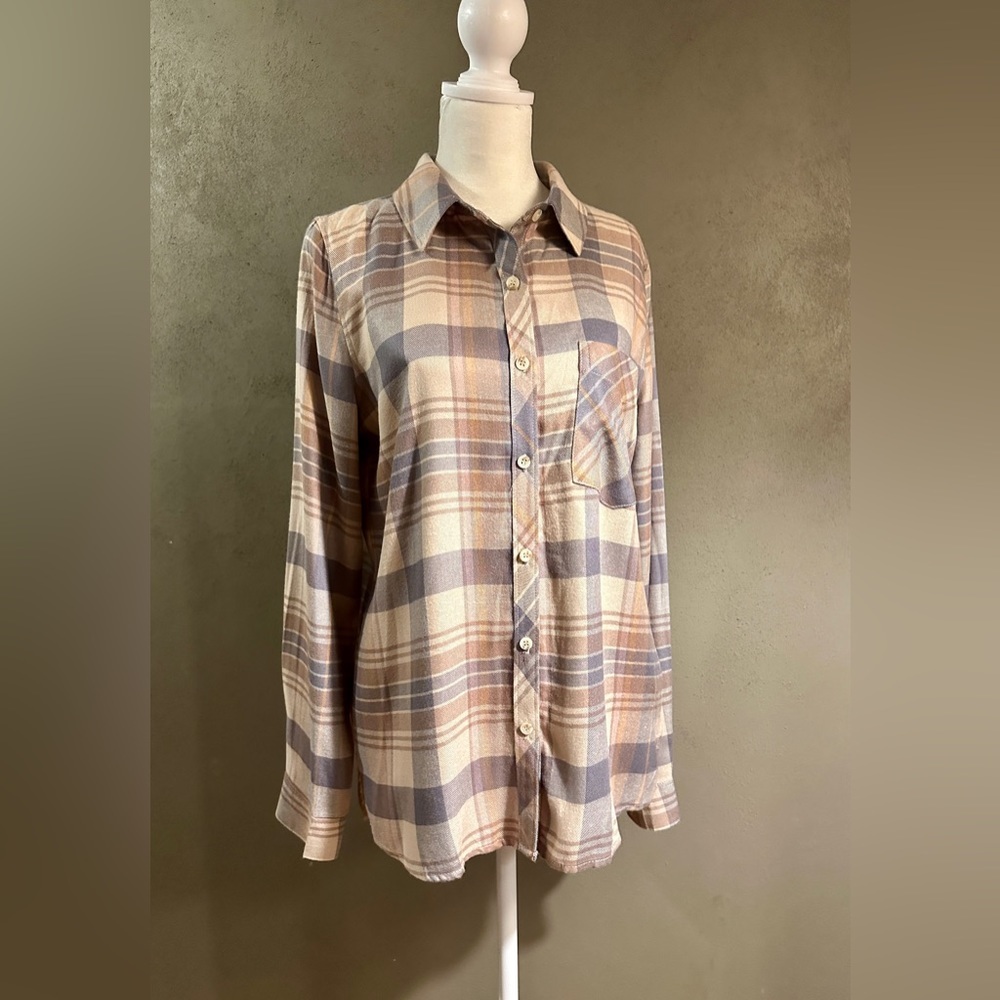 Plaid button down shirt size S, never worn, NWOT